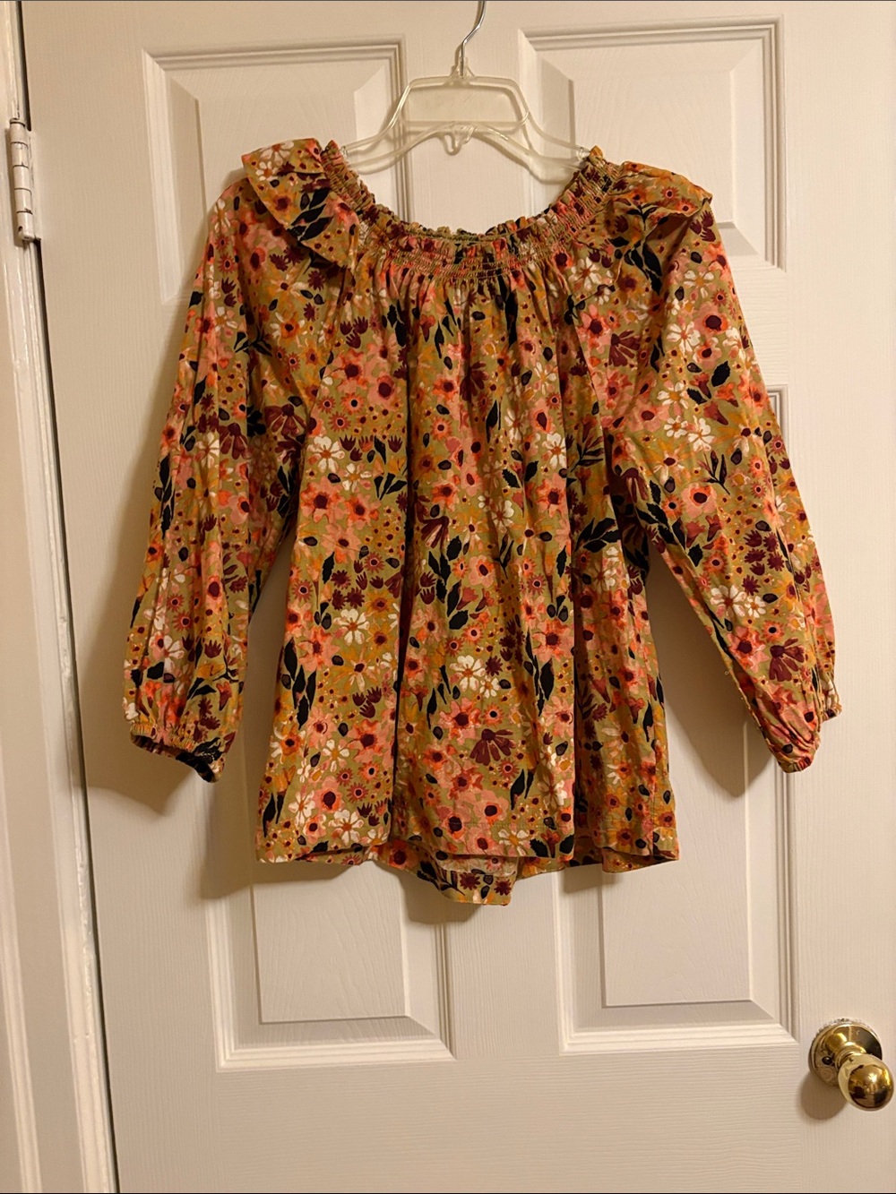 ' Floral top with ruffle detail at shoulders- Mustard Pink